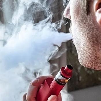 можно ли парить если болит горло