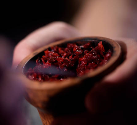 глиняная чаша с табаком