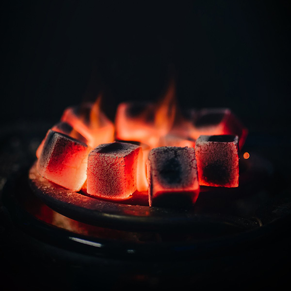 Разные виды угля для кальяна: какой выбрать новичку